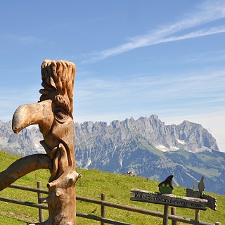 Tour 1 Rübezahl carved figure path